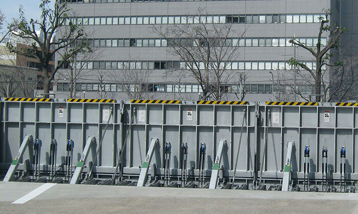 跳ね上げ式防水板